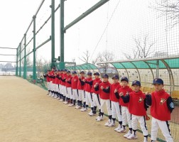 주말리그 연세유소년야구단 피칭 머신기 전기 공급해 주는 발전기 입니다!! 대한유소년야구연맹 유소년야구 리틀야구 어린이야구 주말야구 야구교실